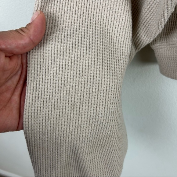 Princess Polly Cropped thermal waffle knit hooded zip front sweater size: 8 - Picture 6 of 7